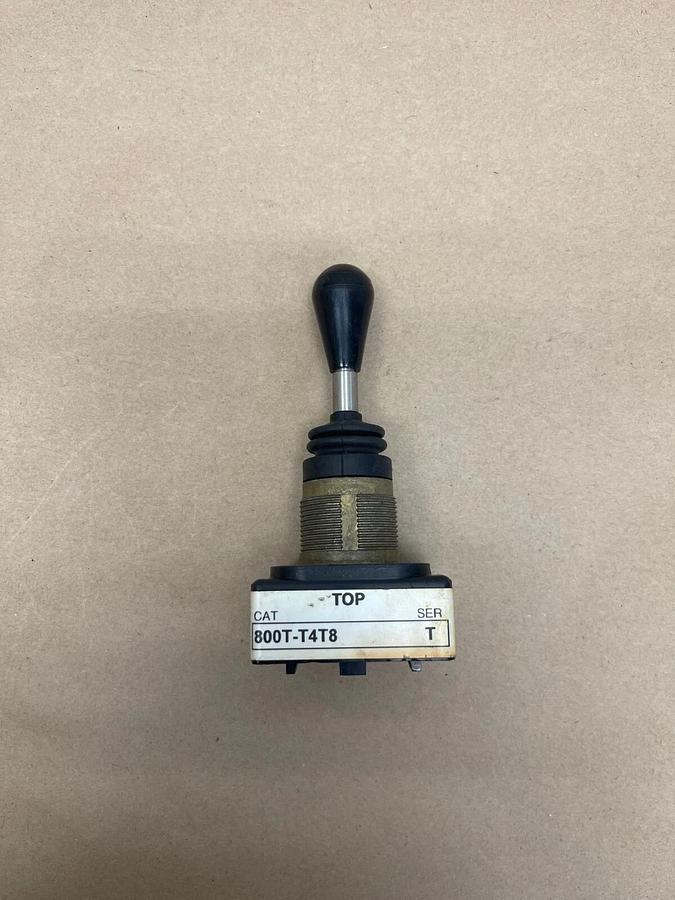 Used Allen-Bradley 800T-T4T8 Toggle Selector, NEMA Type 4,13 , Series T
