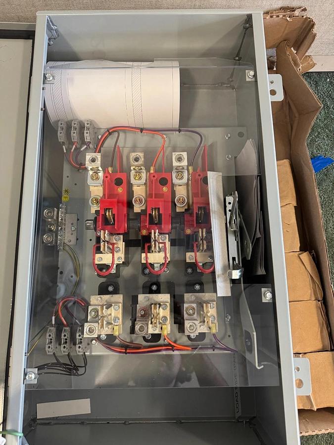 Used Eaton DEM364FDJA-00VT Heavy Duty Safety Switch, 200A, 600V, 60Hz *NEW*