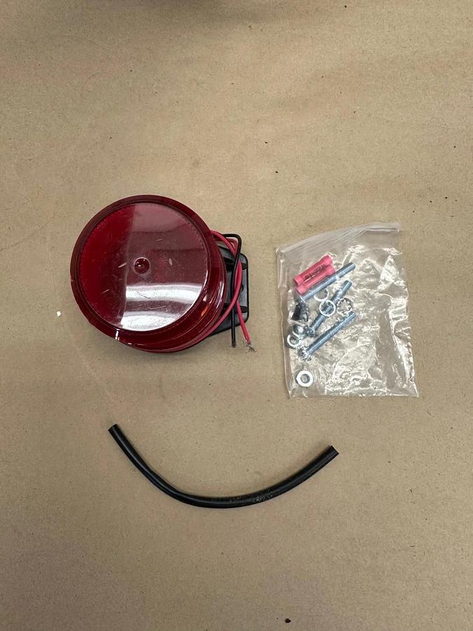 Used METEORLITE SY361005L-R-LED Low Profile Strobe Light *NEW*