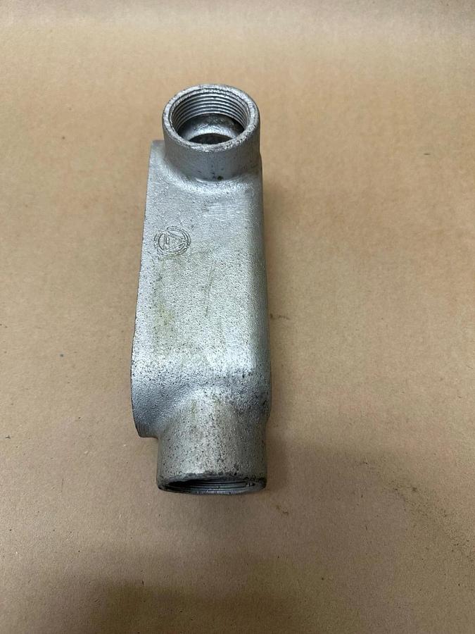 Used Appleton Unilet LL Form 35, 1-1/4” Conduit *NEW*