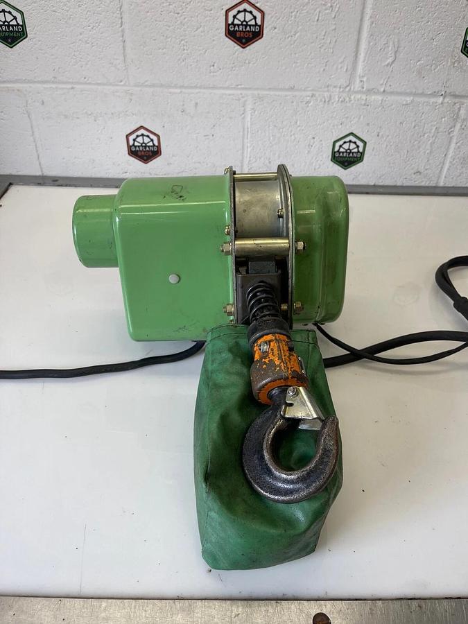 Used Hitachi G608499037 Electric Chain Hoist Type 1/2E₂ 450kg Cap 3m Lift 200V 2Ph