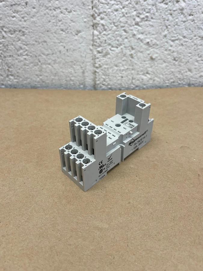 Used Magnecraft 70-782E14-1 Rail Mount Relay Socket, 10A, 300V, Qty 10