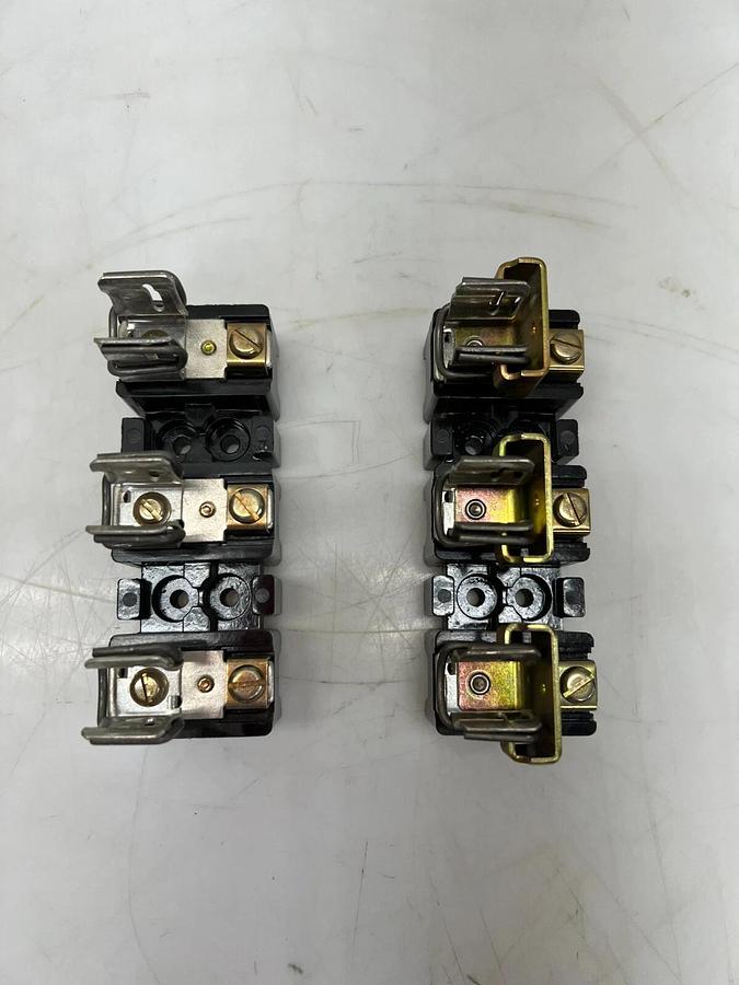 Allen Bradley 1491-R126 Ser. A Fuse Block 600V, 3 Pole, 1-30A