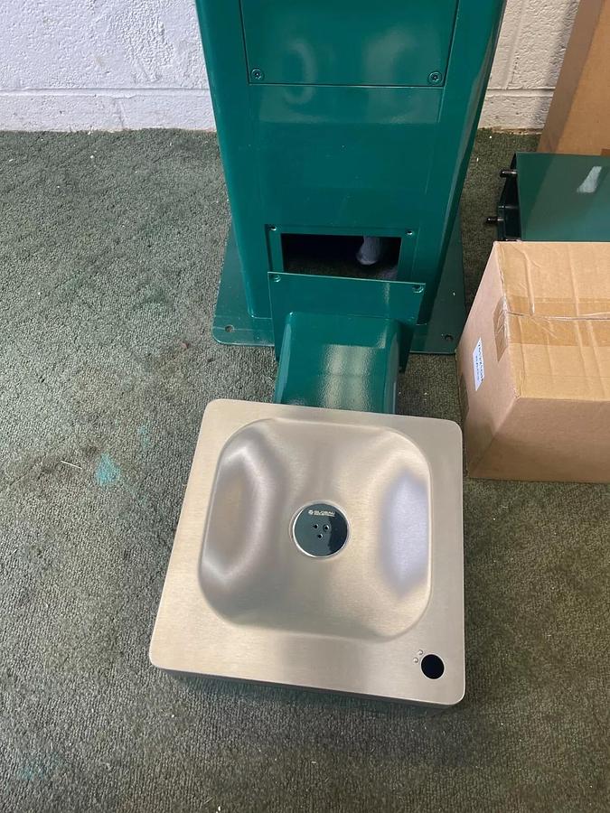 Used Global Industrial 761221GN Outdoor Bottle Filler, Drinking Fountain, Pet Station