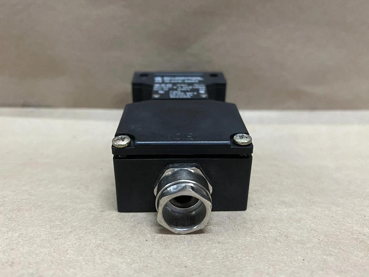 Used Schmersal AZ 16zvrk-2254 Safety Switch