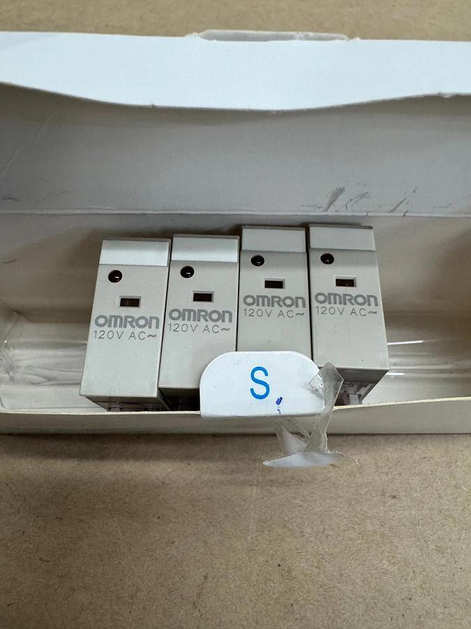 Used Omron G2R-1-SN AC120 General Purpose Relay Qty 13 *NEW*