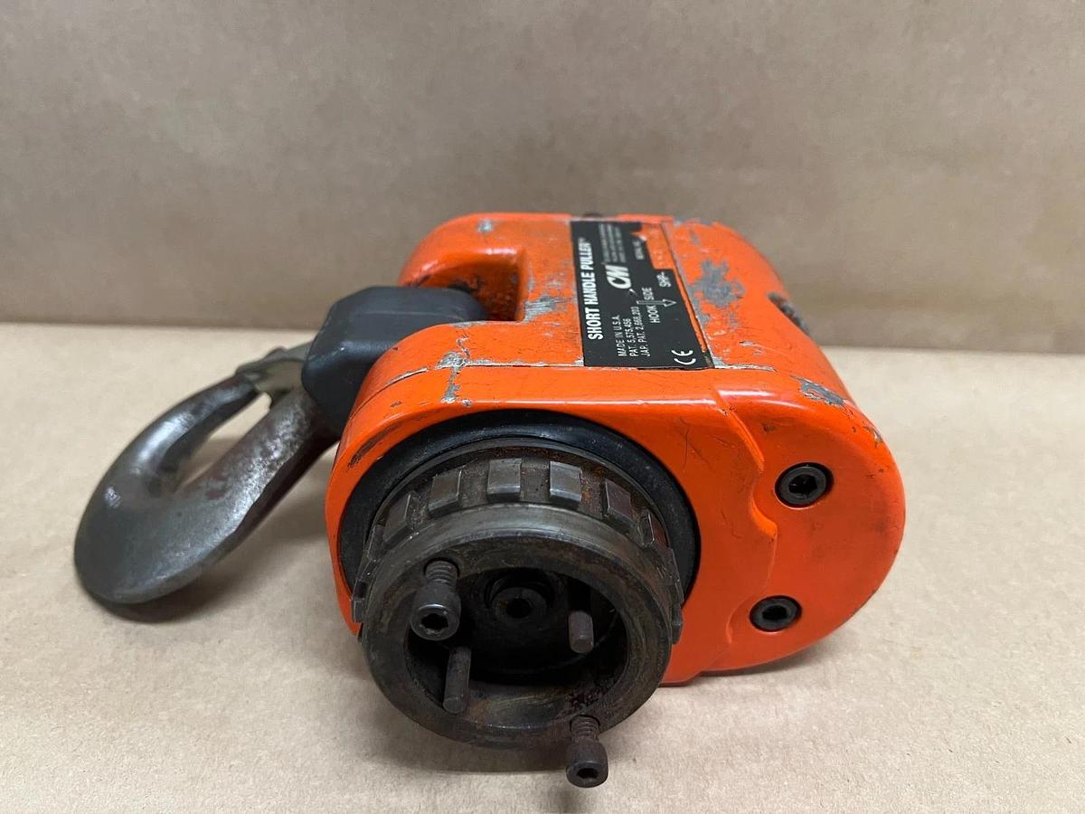 Used Columbus McKinnon 7285 SN 1-1/2 Ton Short Handle Puller (Head Only)