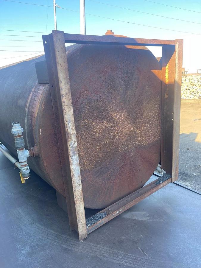 Used 4000 Gal Vertical Liquid Storage Tank, Tank Dia: 7’, Tank H: 14’, Base: 80"x73"