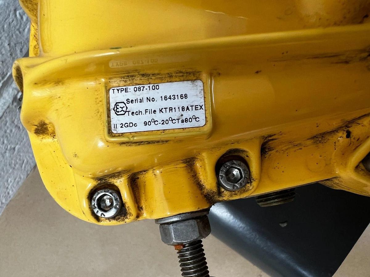 Used Kinetrol GU99NU Pneumatic Valve Actuator W/Bray Solenoid Type: 087.100