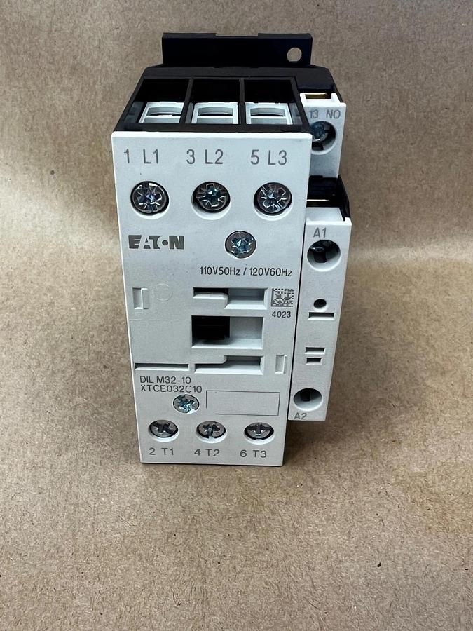 New - open box Eaton DIL M32–10 XTCE032C10 3 Phase Contactor *NEW*
