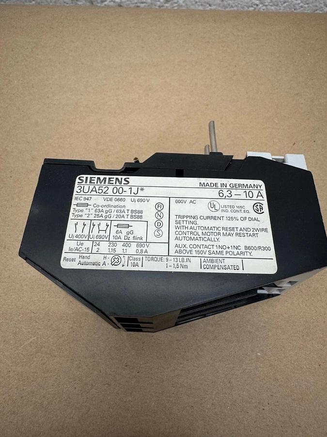 Siemens 7PU1540-1AK23 Timing Relay, AC 120-127V, 50/60Hz