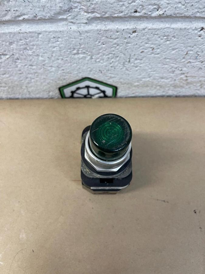 Used Allen-Bradley 800T-PB16 Push Button Series T, 120V, 50/60Hz, Green Illumination