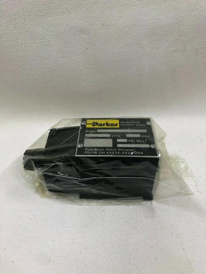 New - open box Parker D3W1BNYC Hydraulic Control Valve New
