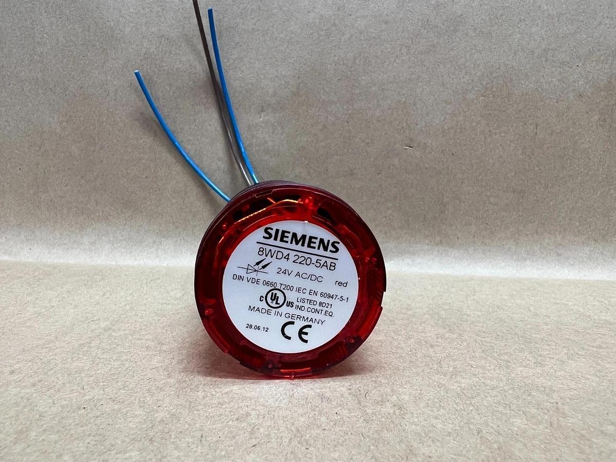 Used Siemens 8WD4 220-5AB w/ 8WD4 220-0FA Red Stack Light w/ Buzzer Element
