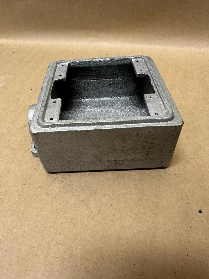 Used O-Z/Gedney FS 2-75 Iron Cast Junction Box 3/4” Hub