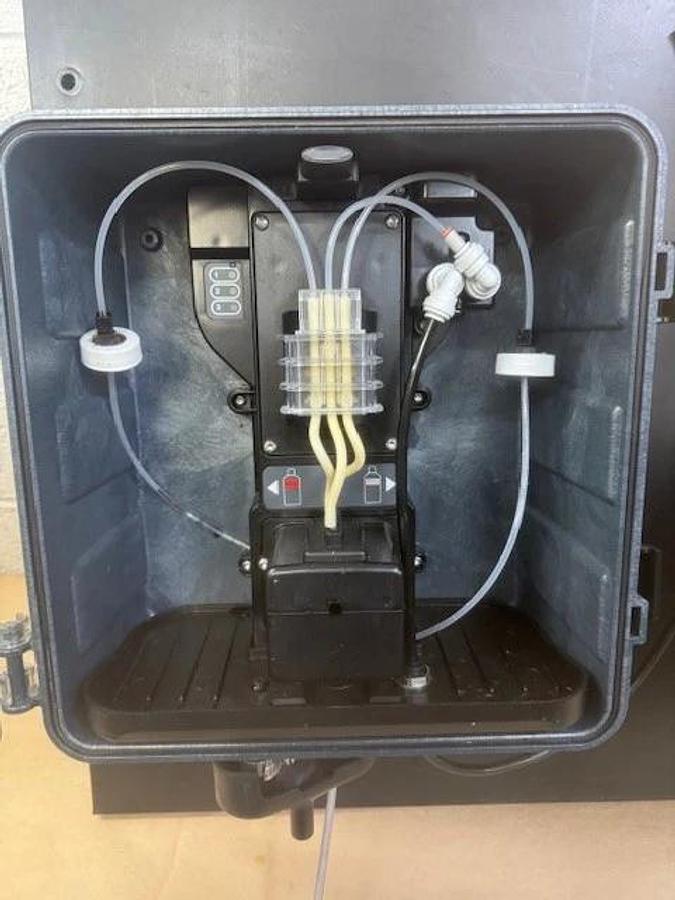 Used Hach CL17SC Colorimetric Chlorine Analyzer, SC200 Universal Controller