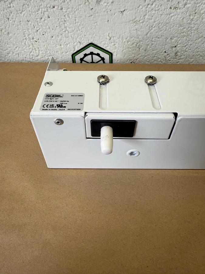 Saginaw (SCE) SCE-LF18NO, LED Light 18”, 120-230VAC, 50/60Hz, 700 Lm, 8W