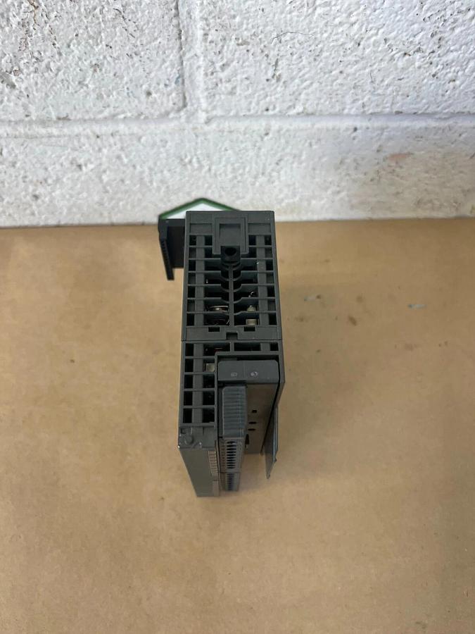 Used Siemens 6ES7 195-7KF00-0XA0 Simatic ET200M Safety Protector