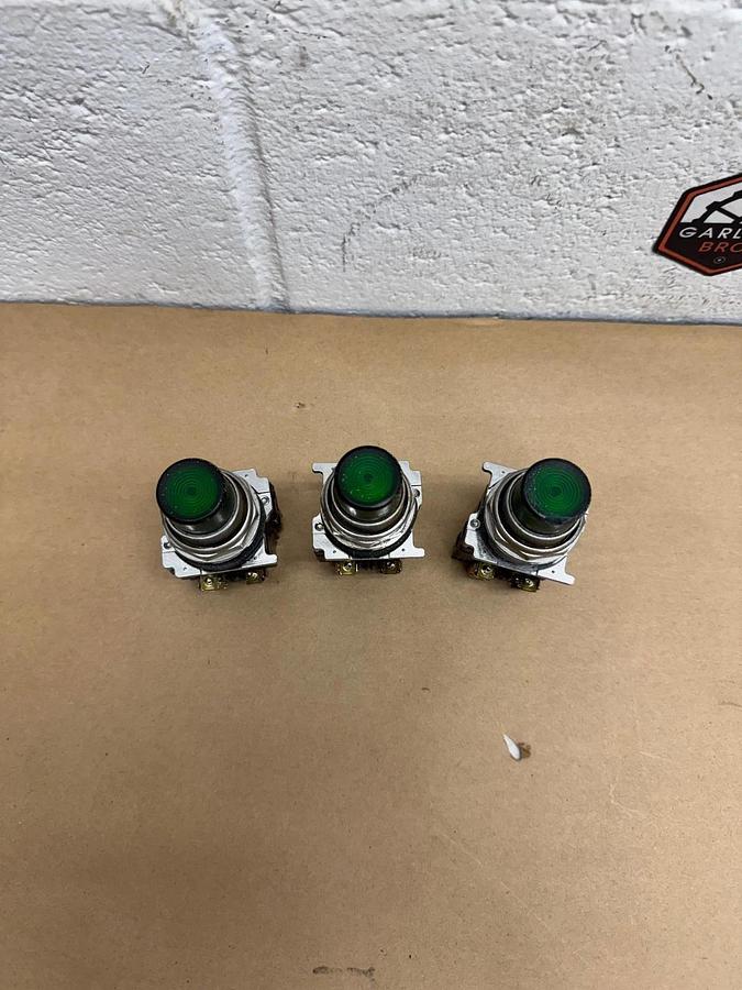 Used Cutler Hammer 10250T/91000T Push Button Switch Green 120V Lamp 755, 6.3V (Qty 3)