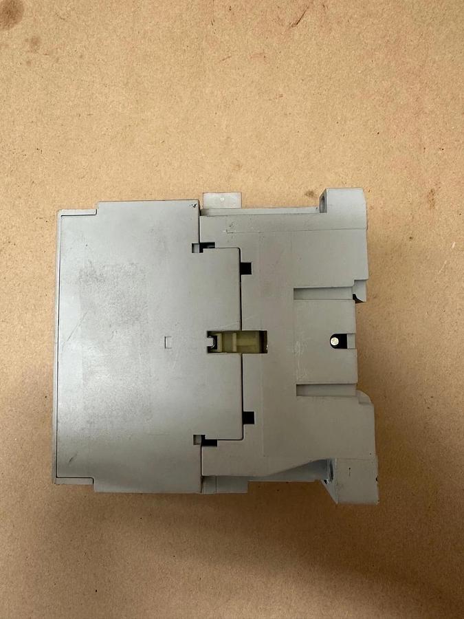 Used Allen Bradley 100-C72*00 Contactor, 100A
