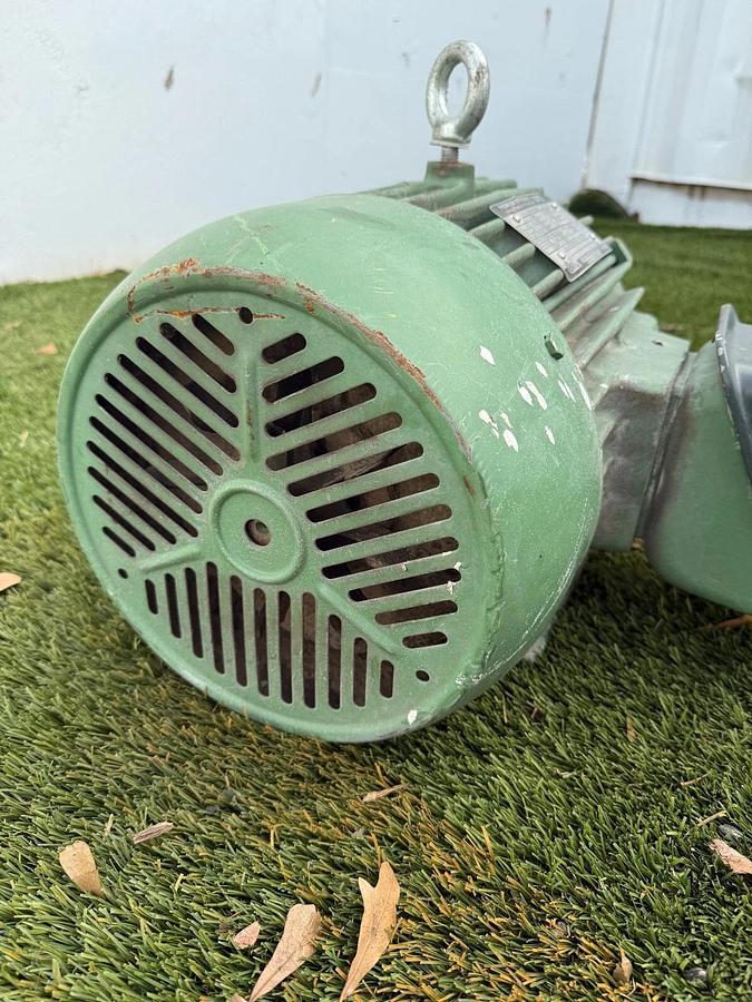 Used Toshiba BY754FLF2USH Premium Efficiency 3-Phase Induction Motor, EQP III, 7.5 HP