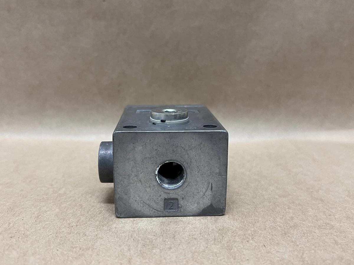 Used Festo VAK-1/4 Vacuum Generator