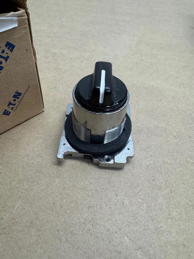 Used Eaton 10250T1343 Selector/Spring-Return Switch *NEW*