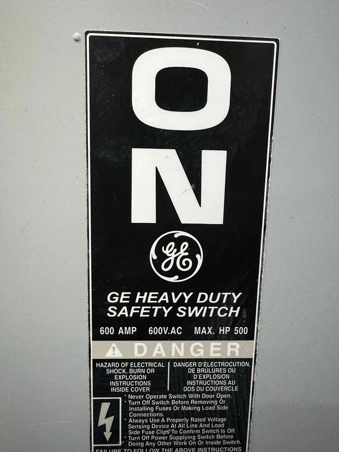 Used General Electric NP1578002D Heavy Duty Safety Switch, 600A, 600VAC, 500 Max Hp