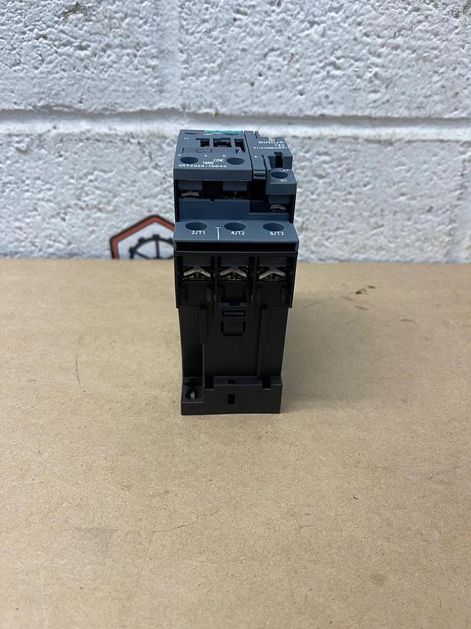 Used Siemens 3RT2026-1BB440 Contactor, Sirius, 24V