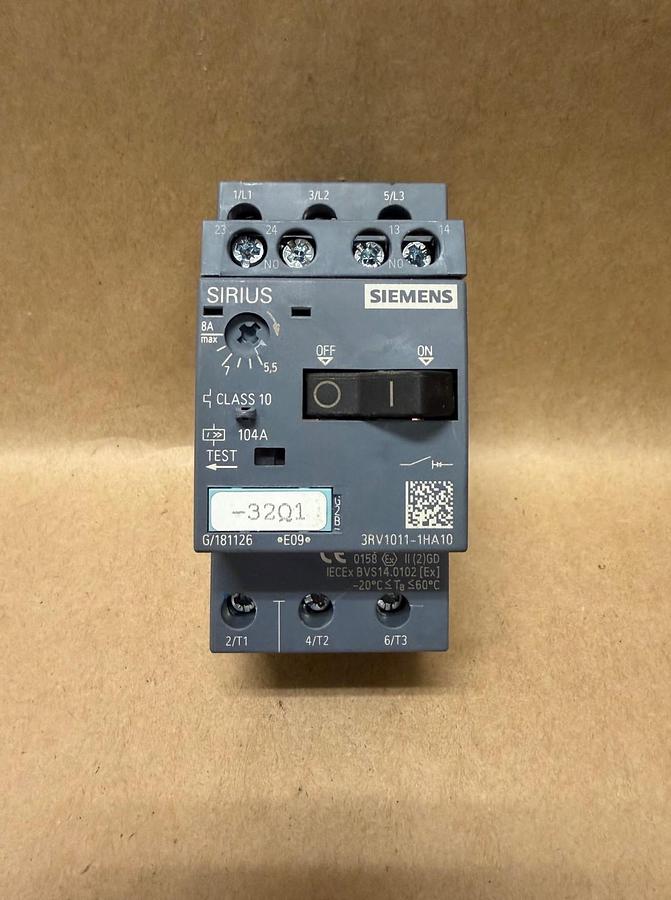 Used Siemens 3RV1011-1HA10 Circuit Breaker