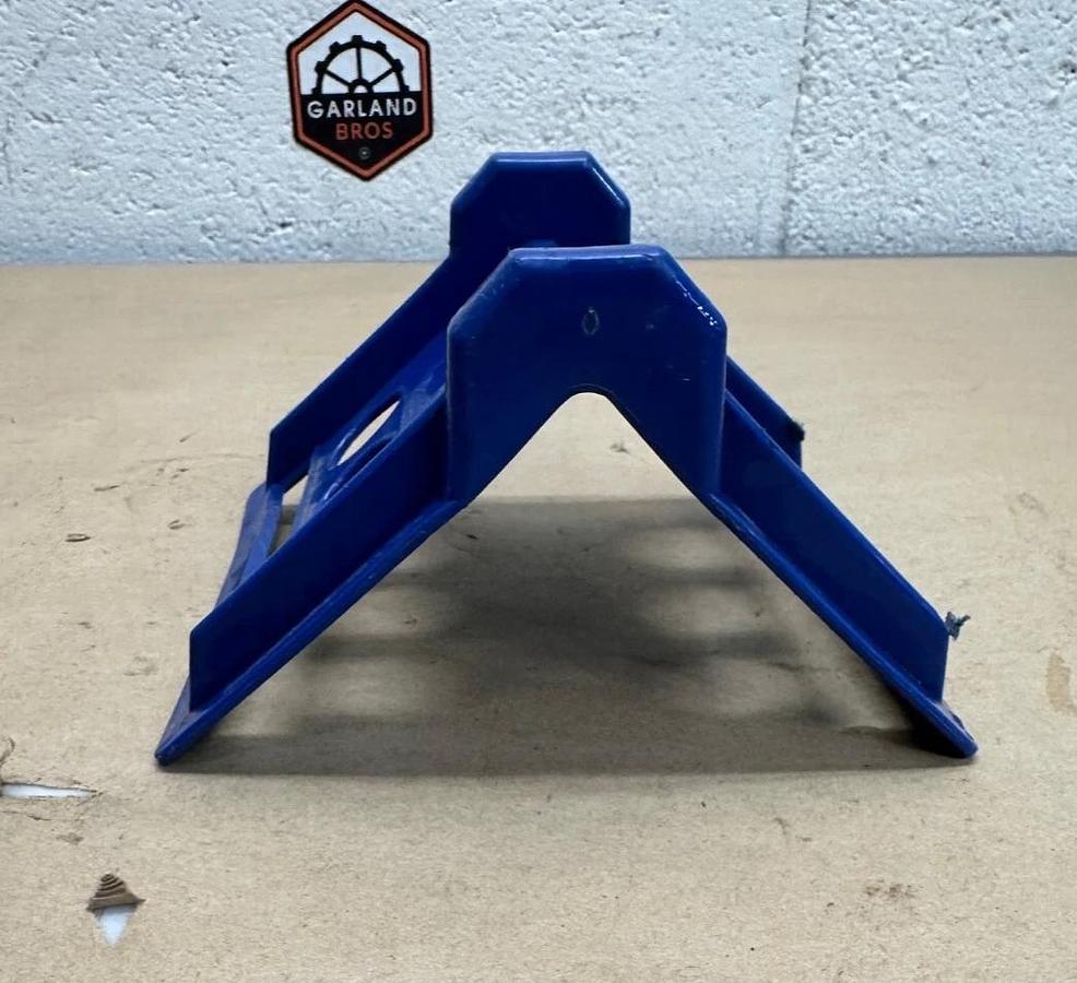 US Cargo Control 4” Plastic Corner Protector-Blue - Lot of 41