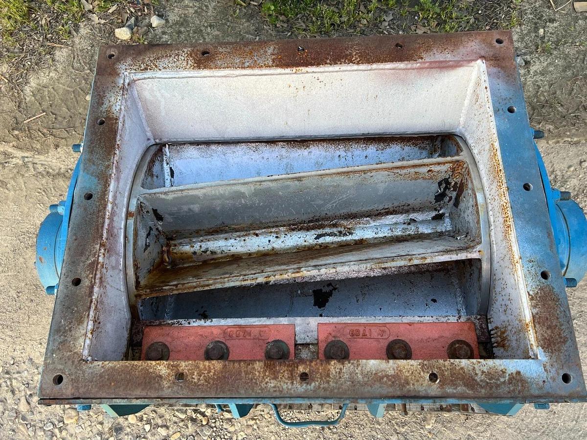 Used Rotary Airlock Feeder 20- 1/2” x 26 metal tip