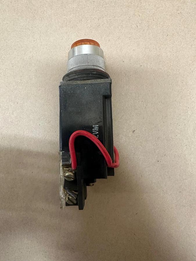 Used Allen Bradley 800MR-PT16K Pilot Light w/ 800M-XAK Contact Block