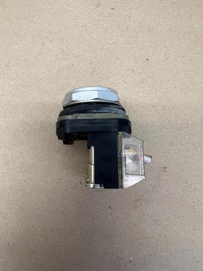 Used Allen Bradley 800T-XA Push Button, Series D NEMA 4, 13