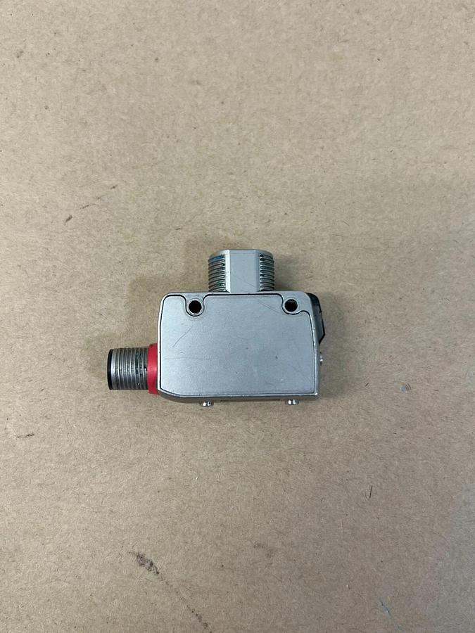 Used Keyence LR-ZB90CB Self Contained Laser Sensor