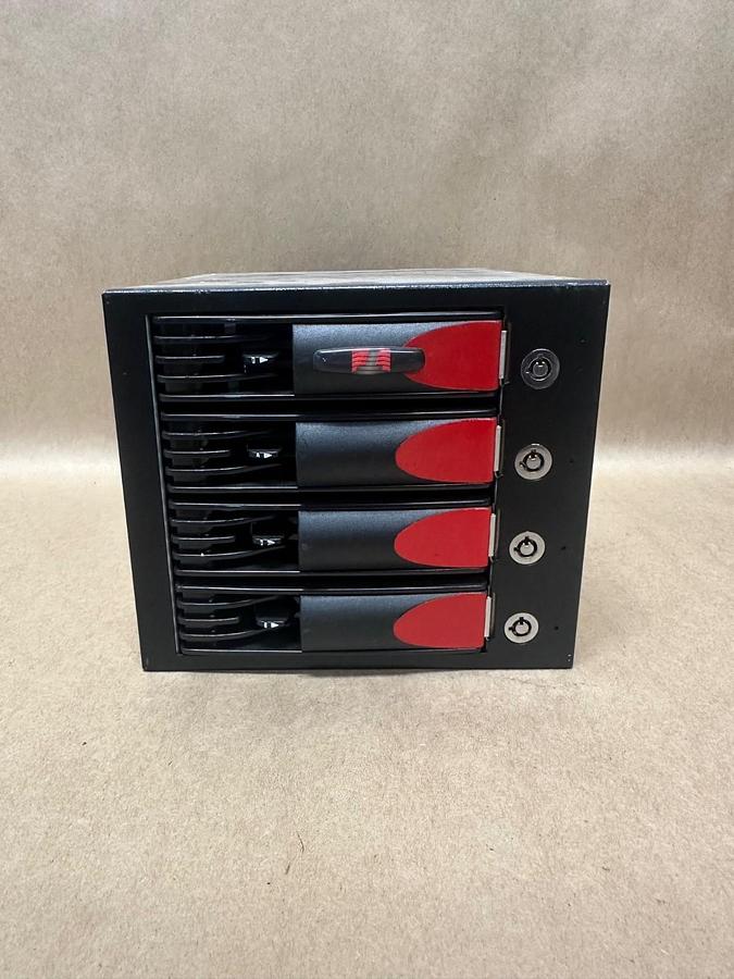 Used 4 Bay SATA Horizontal Enclosure w/ Trays