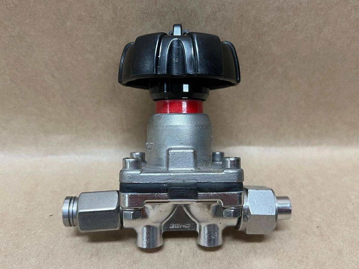 Used Gemü 1.4408 PN16, DN10, 316L 1/2" Diaphragm Valve