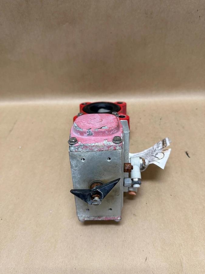 Used Bray 930635-11310532 Pneumatic Actuator w/ 7T08V Butterfly Valve