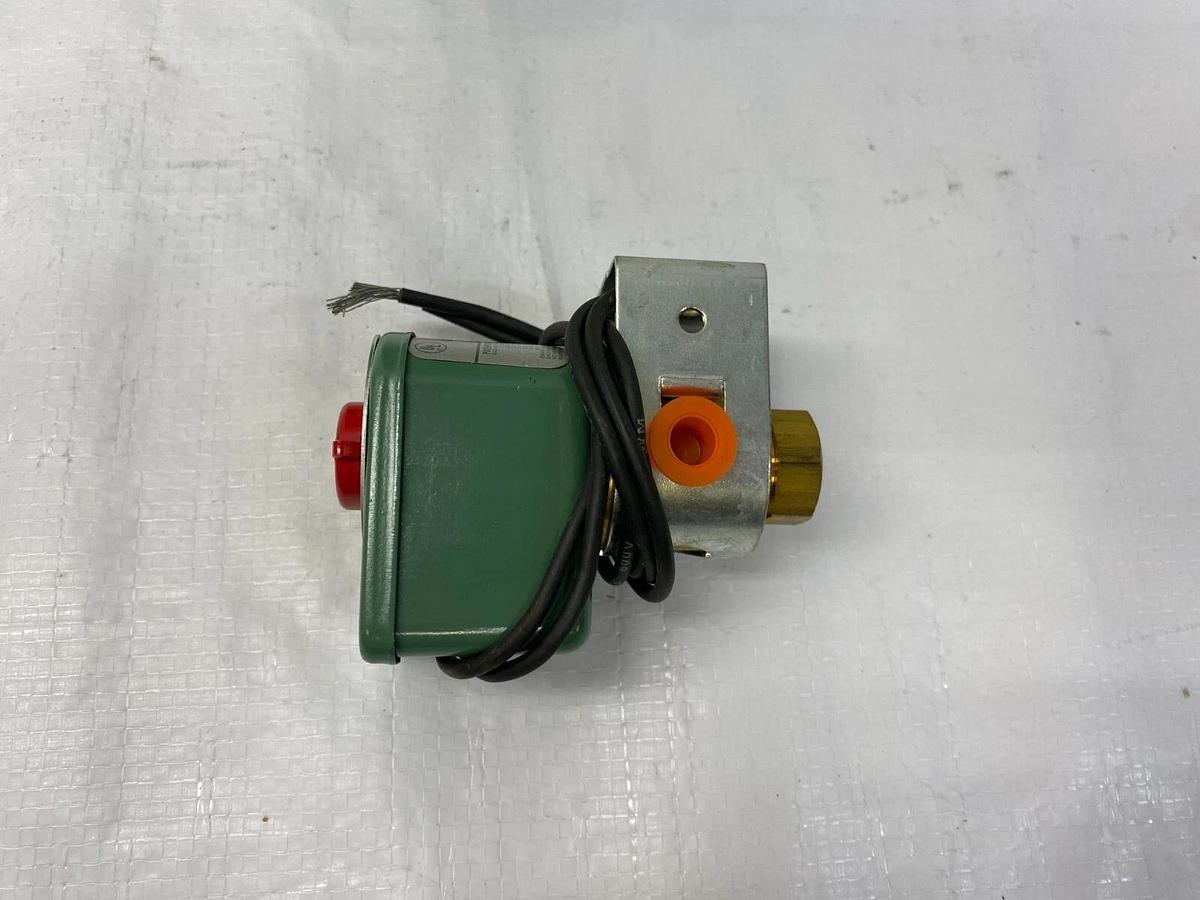 Used ASCO 8262D93 Solenoid and Air Operated 2,3, and 4 Way Valves