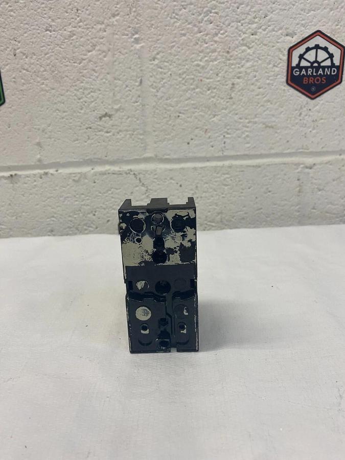 Used Mitsubishi NF30-CS No Fuse Breaker 5 AMP AC 220V