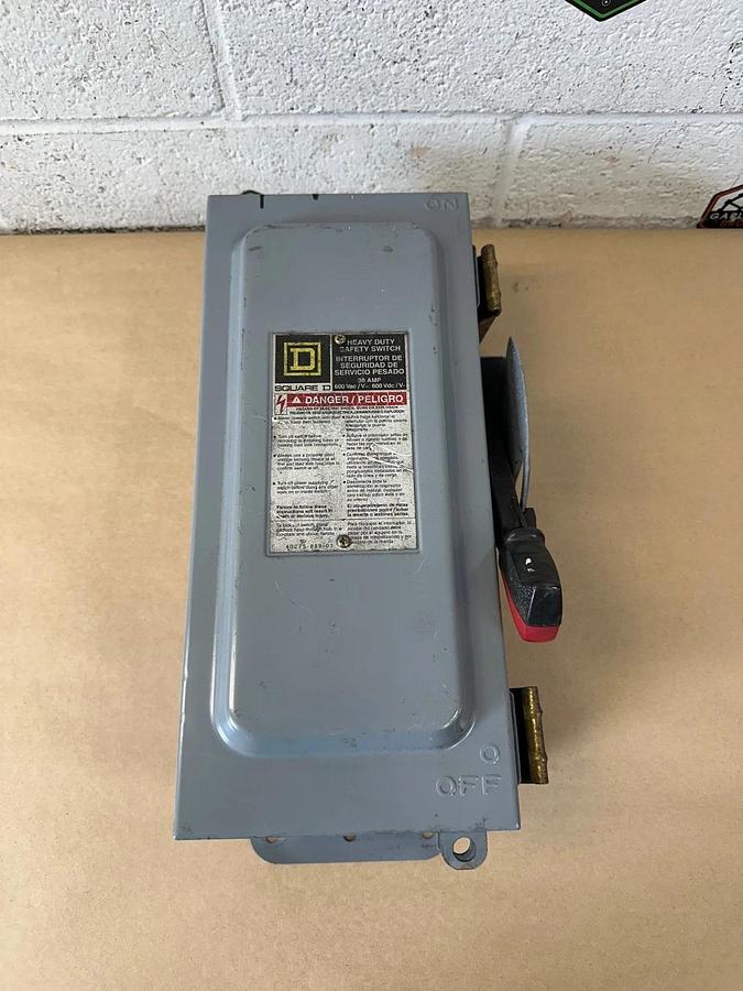 Used Square D HU361AWK Heavy Duty Safety Switch, 30A, 600VAC