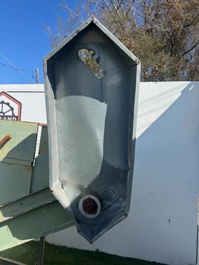 Used Conveyor Belt W: 28” L: 110” Cleated Incline Conveyor Non-Magnetic Pulley