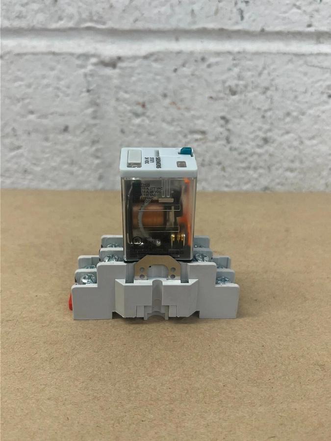 Used Siemens 3TX71 w/ 3TX7144-1E6 Relay