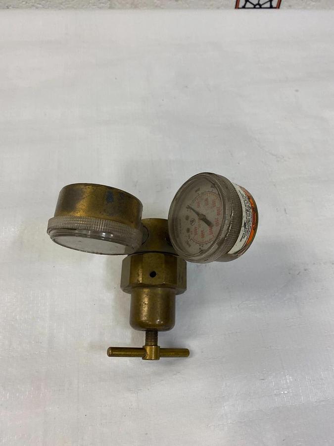 Used SMITH H1910F-540 Regulator Max Inlet Press 3000