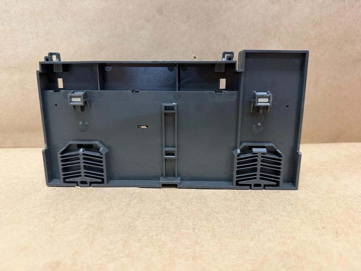 Used Siemens 6ES7 193-1CL00-0XA0 Terminal Block