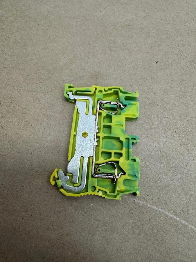 Used Phoenix Contact Typ ST 2,5-PE Terminal Block (QTY 15) Green and Yellow *NEW*