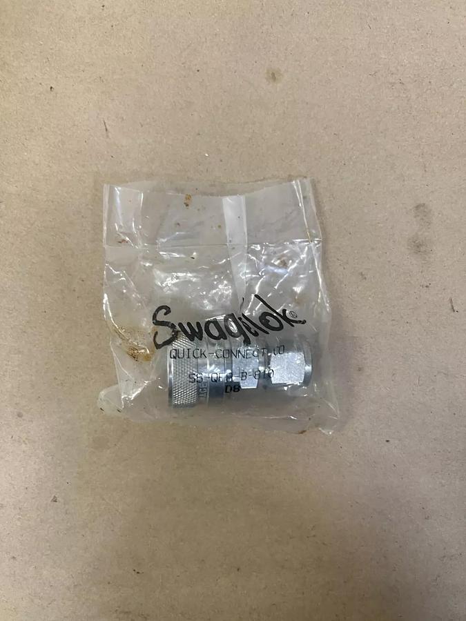 Used Swagelok SS-QF8-B-810 Quick Connect