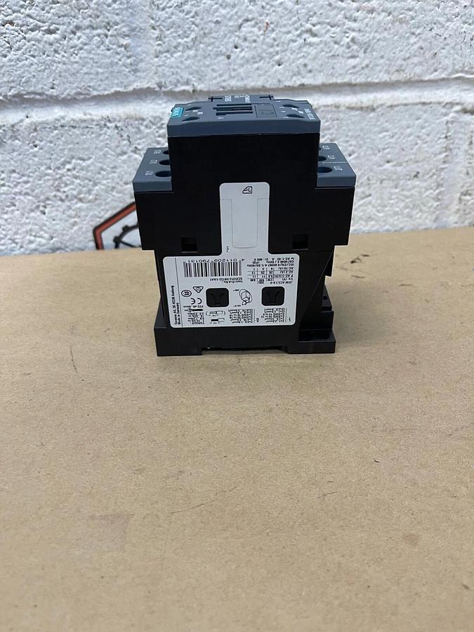 Used Siemens 3RT2026-1BB440 Contactor, Sirius, 24V