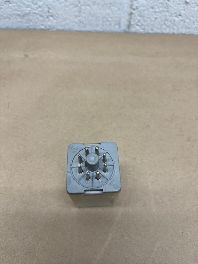 Used Square D 8501KP12V14 Relay, Series F, 24V, 50/60 Hz, 12 A