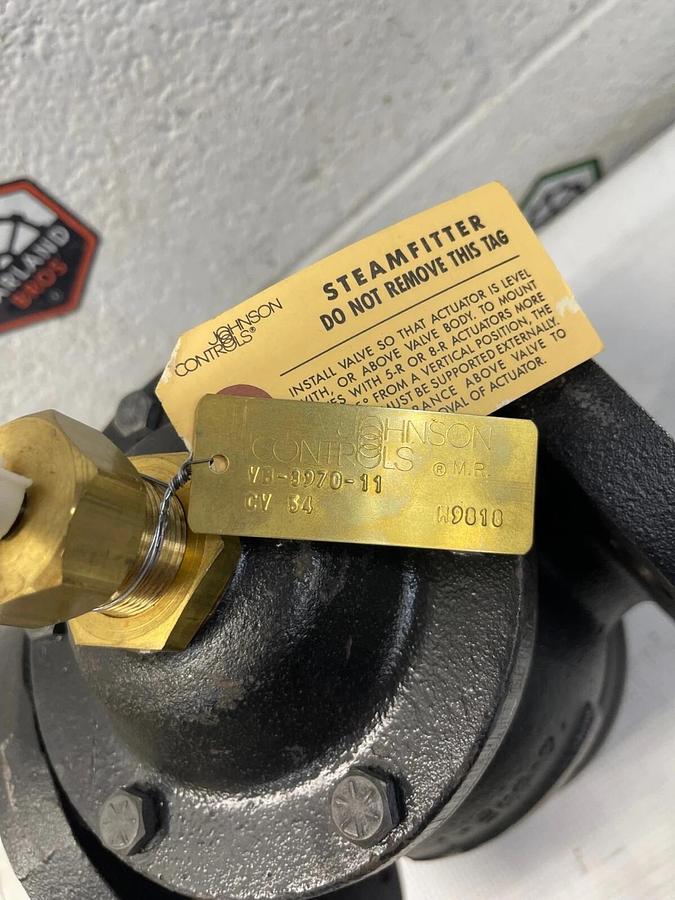 Johnson Controls VB-3970-11, 2-1/2" Flanged N•C Valve, Cast Iron, 3-Way